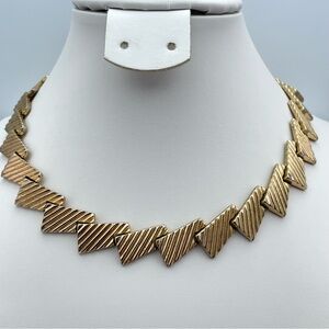 Vintage Crown Trifari Gold Tone Chevron Link Necklace Textured V Shape